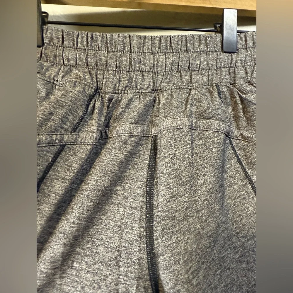 Lululemon Athletica Heathered Gray Athletic Shorts Size 2 - Picture 6 of 11